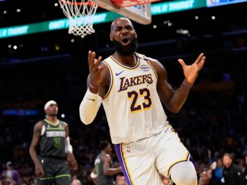 NBA》詹皇創季後賽生涯最慘紀錄！55個系列賽首次　末節長時間抱怨裁判