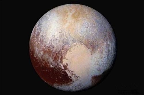 它隱藏在太陽系邊緣，質量可能是地球的數倍以上，它是什麼？