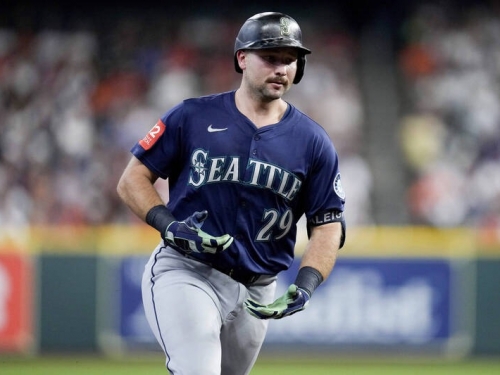 MLB》超越名人堂傳奇！史上最會轟捕手羅里57轟出爐 堆高2大紀錄
