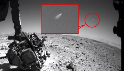 「好奇號」火星拍到UFO？　發光不明物噴氣拖長尾