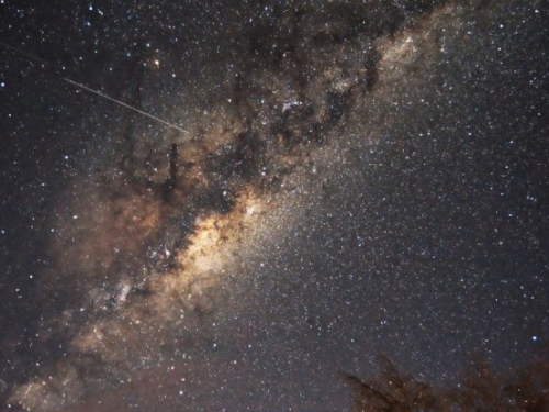 2020 年的最後，雙子座流星雨、土木合相兩大天文奇景接力報到