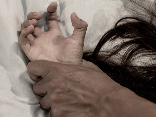 校長家庭訪問 竟硬上15歲女學生 發現被拍秒落跑