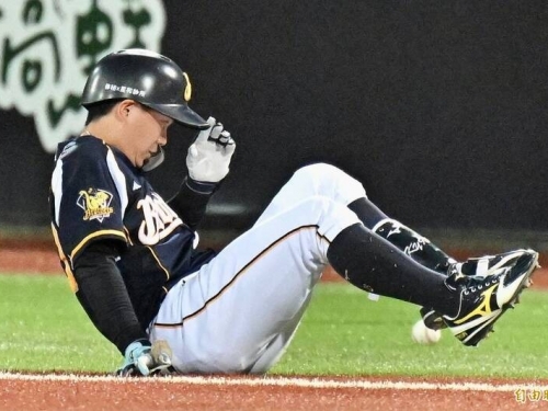 中職》江坤宇左腳踝扭傷 可能休息3至5天