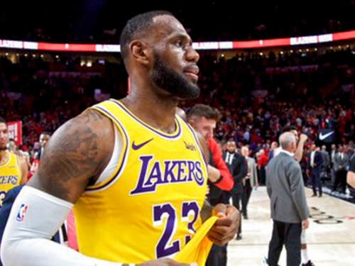 敢問詹皇，您手軟了嗎？ESPN：一分差比賽的最後15秒，姆斯罰球命中率「全聯盟最差」
