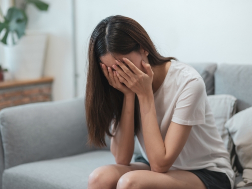 她失戀看A片暴哭！原因曝光 一票妹子淚崩喊＋1