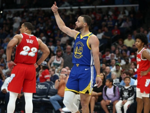 NBA》最猛37歲！柯瑞轟52分 生涯50＋場次正式超越詹姆斯