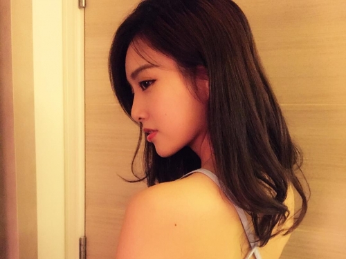 也太正！香港甜美正妹「顏值破錶」　意外展現深藏不露的好身材！