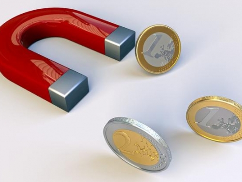 「自誘導自旋玻璃」為人工智慧搭建平台