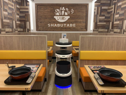 日本疫情狂燒！店家實驗試用「送餐機器人」近身服務，解決不必要接觸好維持業績