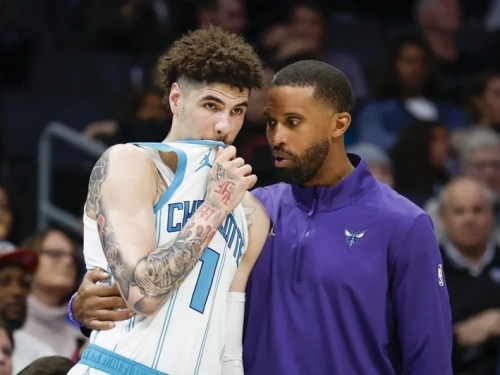 NBA》小鮑爾休兵2周戰績恐更沈淪 黃蜂主帥：對我們團隊有信心