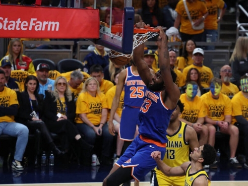 NBA季後賽》擺雙塔有效？ 尼克變陣G3扳回一城