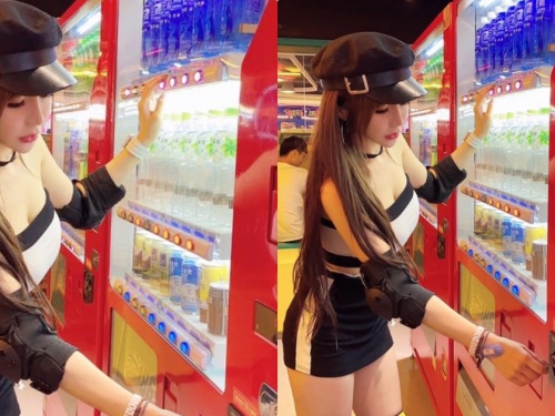 想衝了！台中溜冰場遇見「低胸裝短裙妹」，投飲料時彎下腰好誘惑！