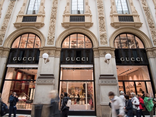 大受打擊！？Gucci 宣佈停止義大利生產線，精品供貨疑慮成網友討論