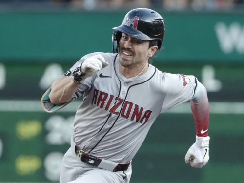 MLB》響尾蛇1少棒全壘打+3連轟 開賽4棒15壘打數史上首見