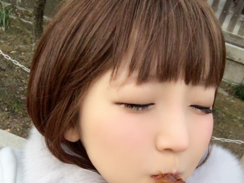 DIY狂人《佐倉絆》曝「寶貝」多到櫃子常炸開！索性物盡其用帶到片場自嗨24小時全都錄