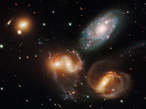 研究：宇宙中的暗物質會移動和增溫