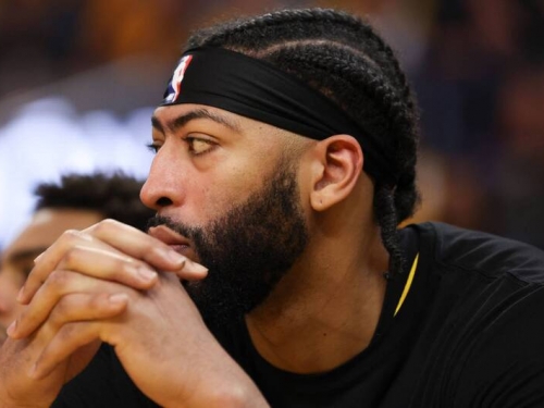 NBA季後賽》季後賽表現大起大落 名球評痛批A.戴維斯