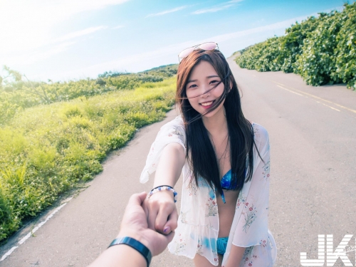 「台版IU」太可口！穿上比基尼在海邊當你的一日女友！