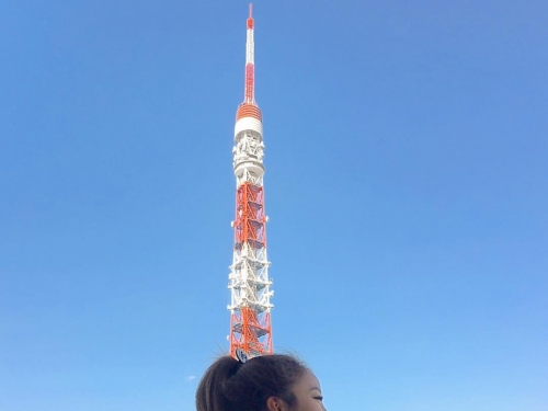 日本「御姐系正妹」笑容好甜美！胸前兩顆渾圓乳球超飽滿　性感身段太挑逗！