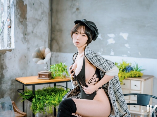 小隻馬「于心」叢林解放渾圓E奶，腰、胸、腿一起大膽展現！