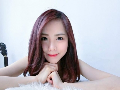 大馬女神「Serene」氣質好到受不了！牛奶般的肌膚、脣紅齒白，當女友最好了...