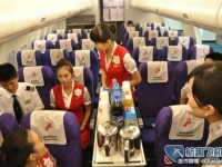 不為人知的航班秘密　毛毯沒洗過！