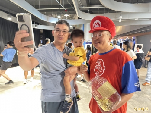 中職》中華職棒明星對抗賽 蔡其昌巧扮瑪利歐