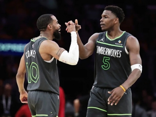 NBA》灰狼21記三分彈摧毀防線 客場痛宰湖人22分