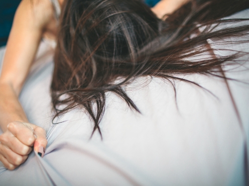 未婚妻激戰親表哥 他淡定開直播傳給全家看 1招免責