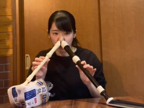 怪招！日本女子2鼻孔吹2直笛合奏 4天破千萬觀看