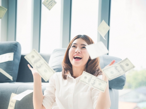 吵輸老公外出跑腿 妻負氣買刮刮樂 抱回1.2億