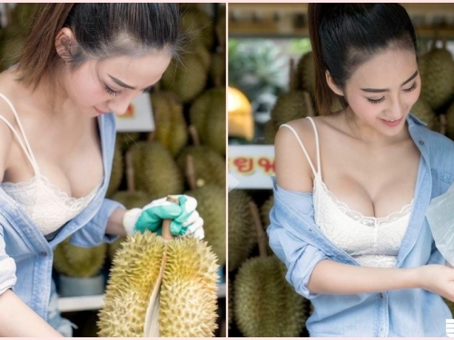 乳味十足！「爆乳榴槤奶妹」示範切榴蓮！胸前「兩顆肉包」讓人受不了…