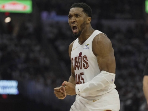 NBA季後賽》米契爾30分、板凳暴徒第4節爆發 騎士G1擺平熱火