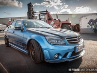 《M-Benz C63 AMG》讓Carbonfiber Dynamics來穿勁裝