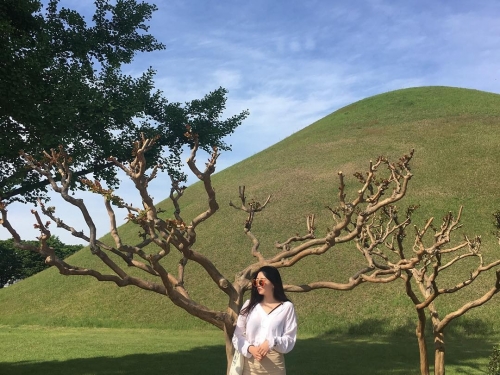 瑜珈妹子比基尼「渾圓爆乳」乍現，身下神秘三角地帶形狀緊勒，讓人好害羞！