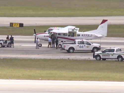 機師突然昏迷... 無飛行經驗乘客靠塔台指示成功降落