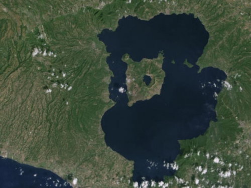 菲律賓呂宋島有湖中島 該島上還有湖中島