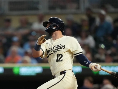 MLB》幸運香腸回來了！雙城3轟終止4連敗 法默揮腸慶祝