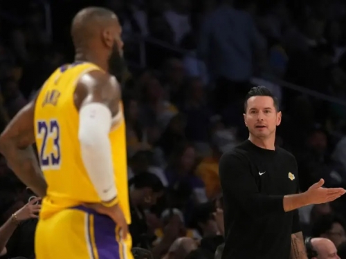 NBA》湖人「好戲上場」　菜鳥教練JJ Redick起手式有樣子