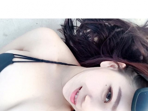 豪乳美睫師！頂著巨兇大長輩幫客人服務，直接就是天堂及享受了....