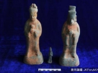 發現宋代「土豪」墓　含有趣「婦人啟門」浮雕！