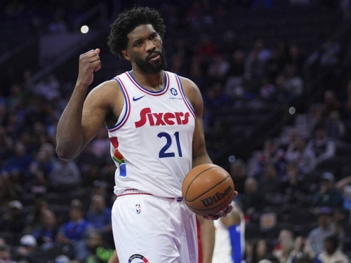 NBA》2月復出後七六人只贏一場 恩比德尋求膝傷解藥