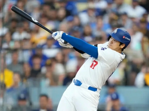MLB》大谷翔平轟3分砲！霸氣甩棒、怒吼激勵士氣　道奇7：5拿下G1