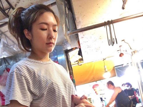 東門市場「人間尤物」！老牌肉舖老闆娘高顏值驚豔眾人