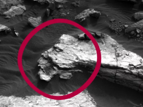 NASA有一張疑似“人臉”照片！眼睛、臉頰輪廓可見，來自好奇號