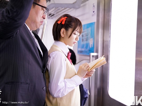 「討厭….不…不要」超人氣H漫改編 被痴漢大叔「中出」的學生妹 希美まゆ