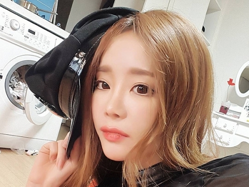 韓國電競美女，挺出傲人E奶立馬秒殺所有人！網友：敗在她底下也沒關係
