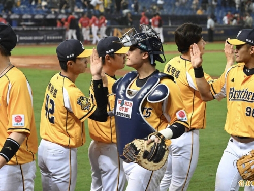 中職》兄弟鐵捕高宇杰罕見缺陣斷8連蹲 平野惠一解釋原因