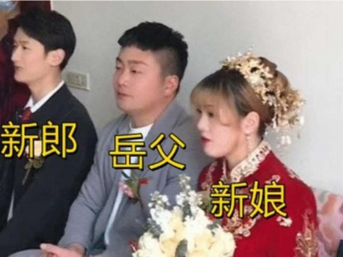 19歲女兒出嫁全家福合影「岳父才36歲」新娘父比新郎帥全場愣了