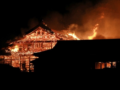 首里城大火成琉球人心中的痛 6棟建築全燒毀